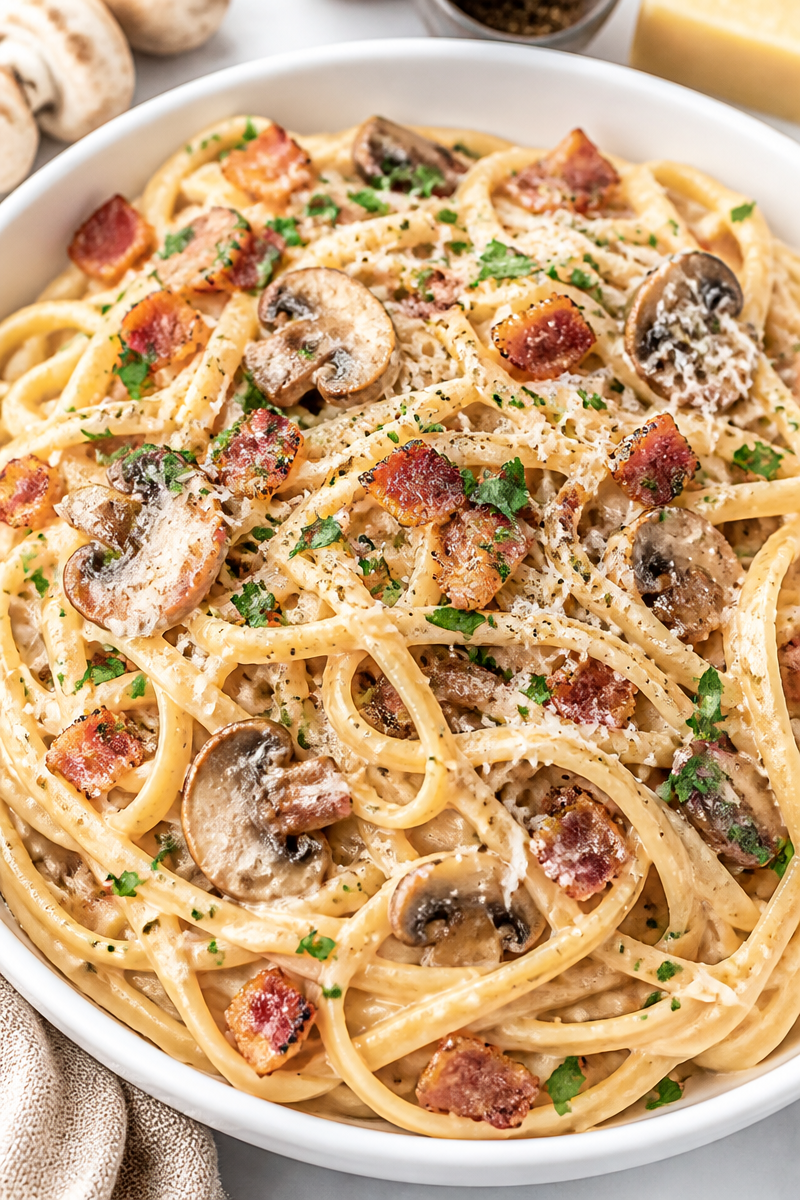 Creamy Mushroom Pasta Carbonara with Bacon