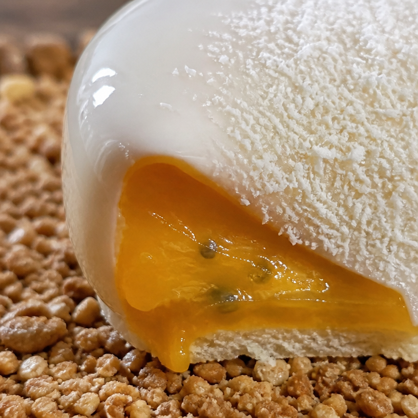 Entremets Mangue, Passion et Noix de Coco