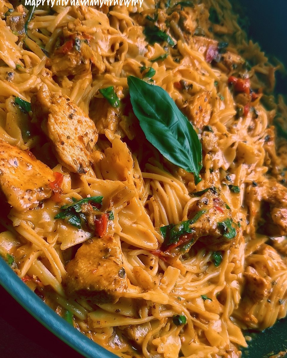 Creamy Garlic Chicken Pasta Recipe
