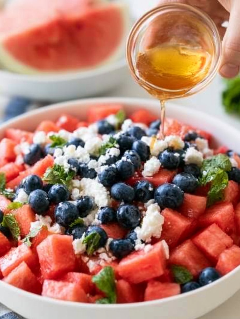 Ensalada de sandía, arándanos y feta