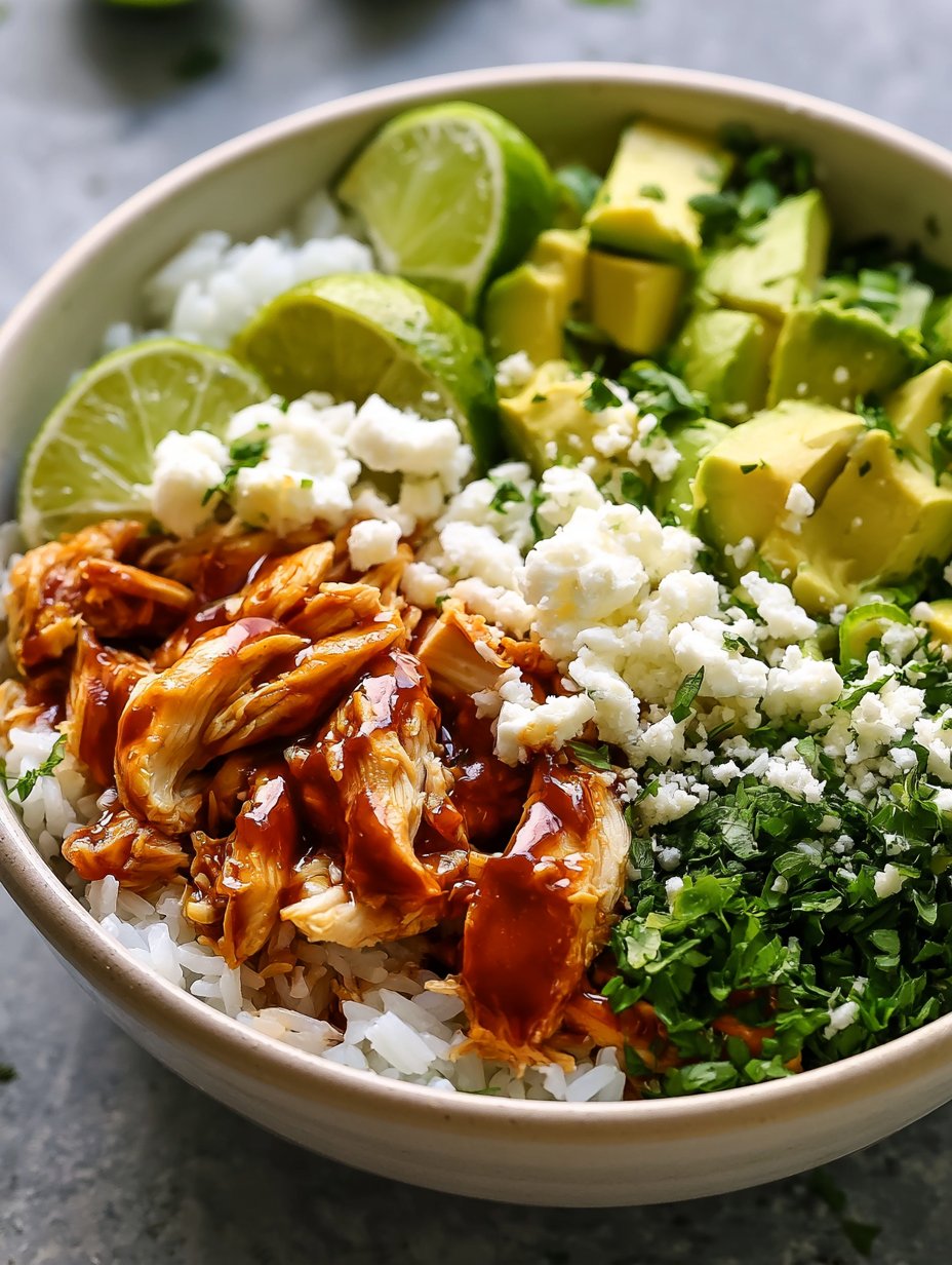 Bol de Pollo con Miel y Lima y Arroz con Aguacate – Idea de Cena Saludable y Alta en Proteínas