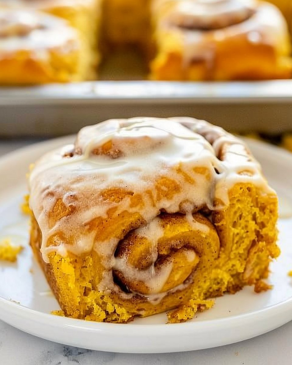 Pumpkin Cinnamon Rolls