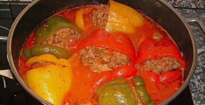 Gefüllte Paprika mit Hackfleisch