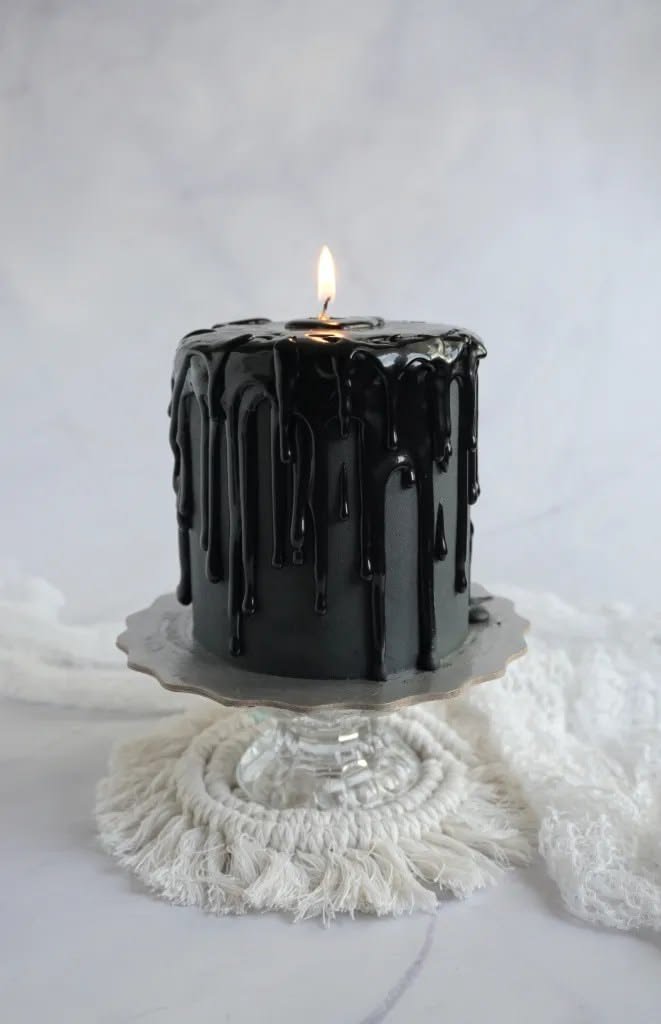 How to: Black Buttercream That Tastes Great and Won’t Stain Your Mouth