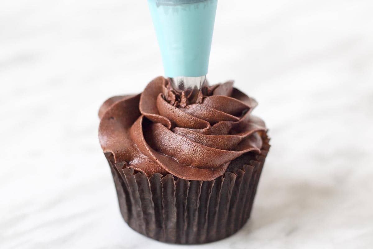 Vegan Chocolate Buttercream Frosting 1 Vegan Chocolate Buttercream Frosting
