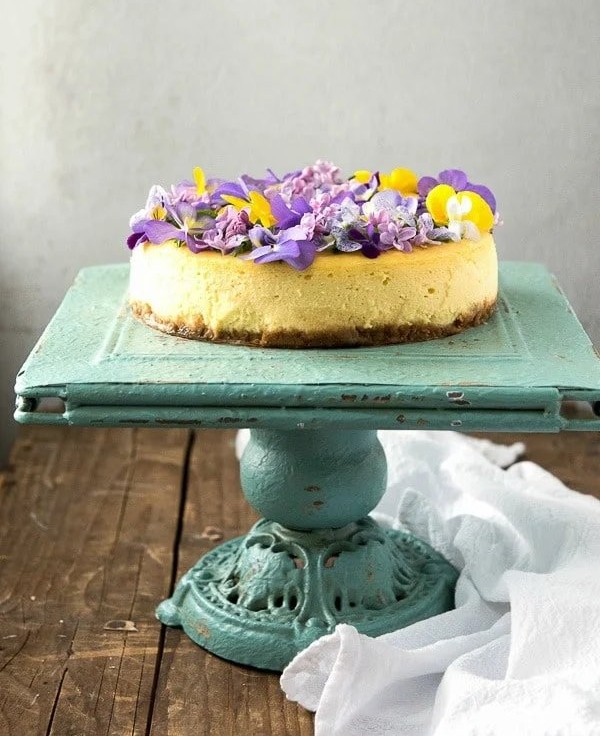 Creamy Lemon Cheesecake with Vanilla Wafer Crust 1 Creamy Lemon Cheesecake with Vanilla Wafer Crust