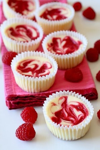 Raspberry Swirl Cheesecake Cupcakes 1 Raspberry Swirl Cheesecake Cupcakes