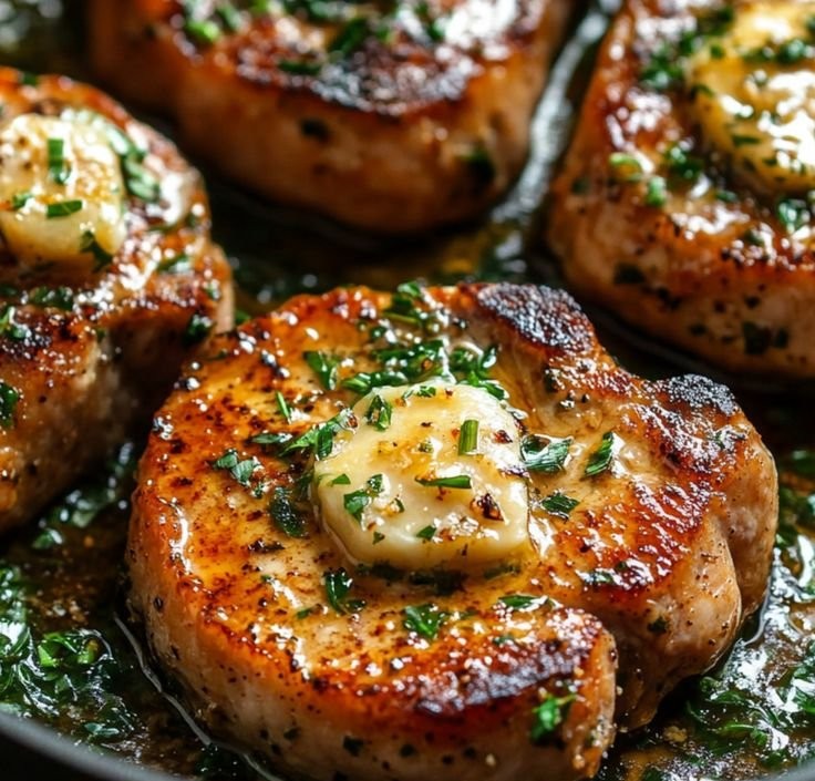 Garlic Butter Pan-Seared Pork Chops