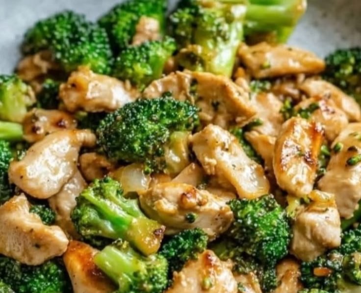 Low-Carb Air Fryer Chicken and Broccoli Stir-Fry
