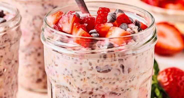 Chocolate Covered Strawberry Overnight Oats