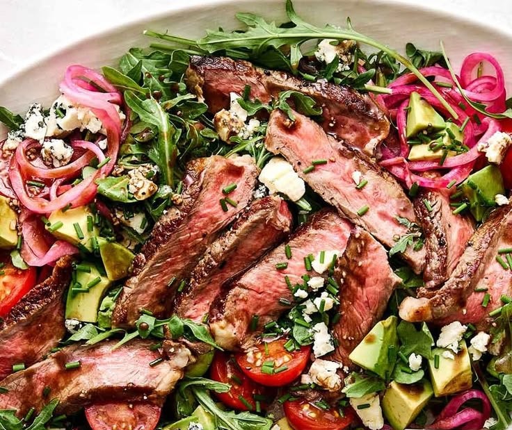 Steak Salad with Arugula and Blue Cheese