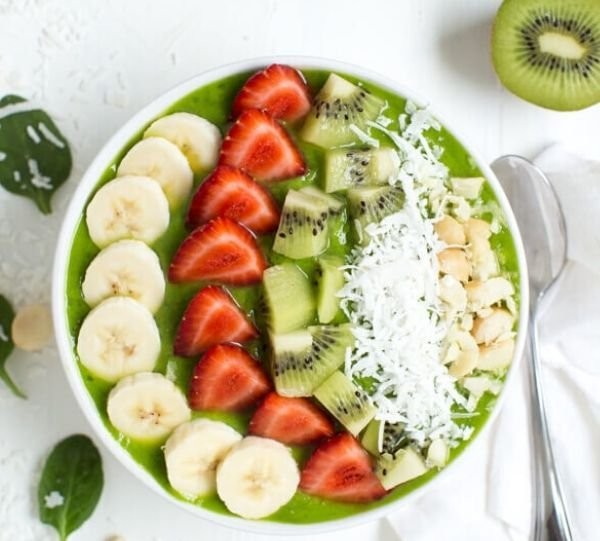 Quick Tropical Green Smoothie Bowl