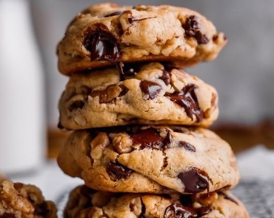 Ultimate Giant Chocolate Chip Cookie