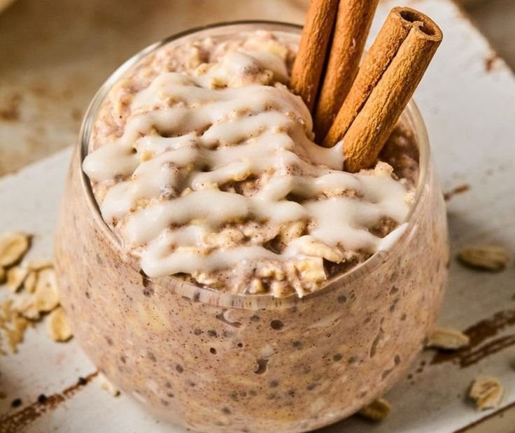 Cinnamon Roll Overnight Oats