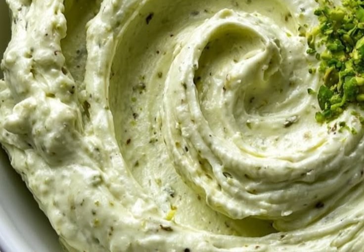 Pistachio Mascarpone Frosting