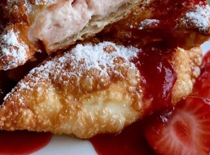 Deep Fried Strawberry Cheesecake Wontons