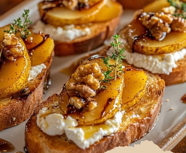 Karamellisierte Birnen & Ziegenkäse-Crostini