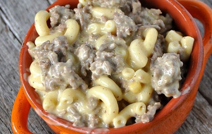 Crock Pot Cheesy Beefy Mac Casserole