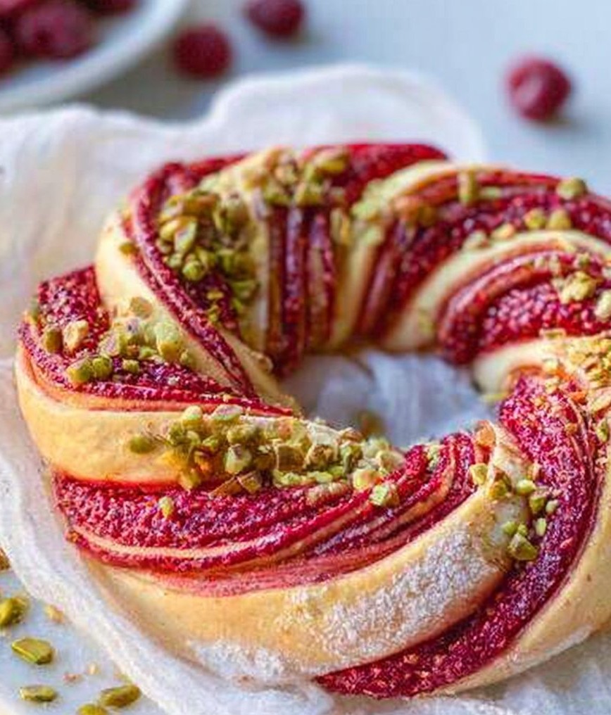 Raspberry and Pistachio Wreath