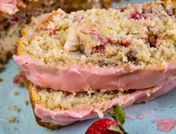 Strawberry Banana Bread: Easy Treat