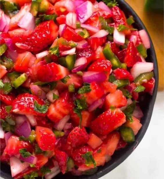 Easy Strawberry Jalapeño Salsa