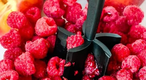 Easy Raspberry Peach Jam