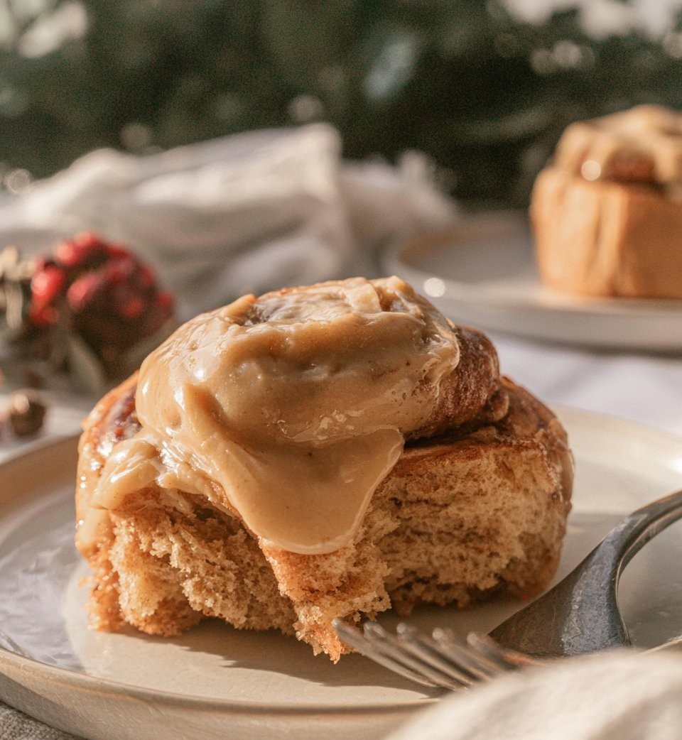 Gingerbread Cinnamon Rolls