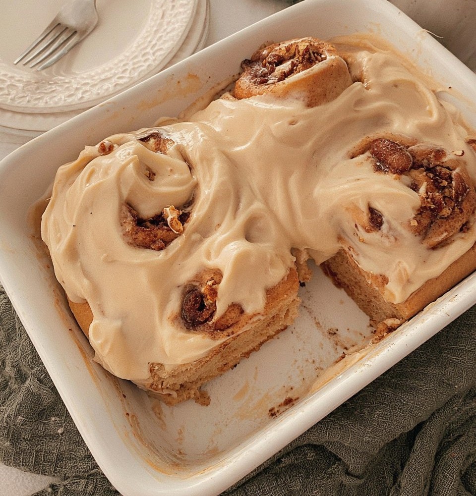 Gingerbread Cinnamon Rolls