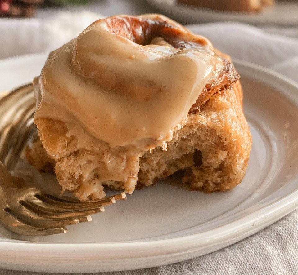 Gingerbread Cinnamon Rolls