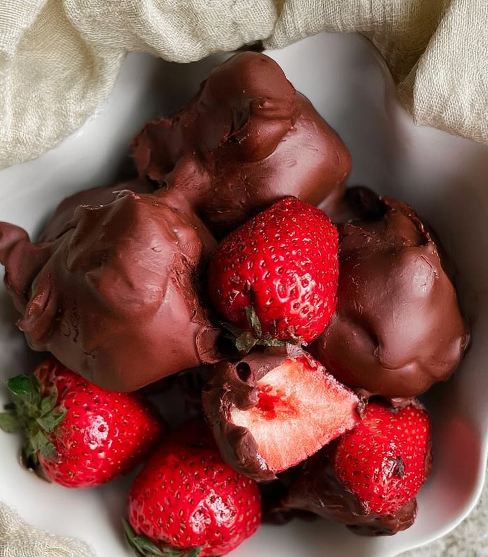 Chocolate Covered Strawberry Yogurt Clusters