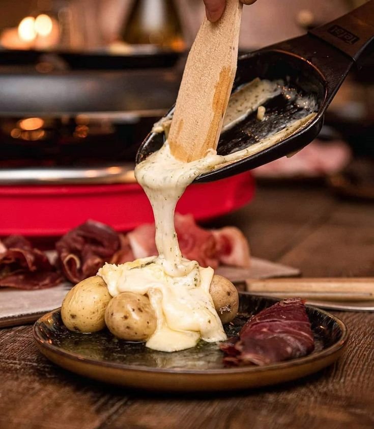 À Paris, ce restaurant vous propose de la raclette… à volonté