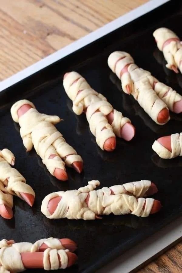 30+ Spooky Halloween Party Food Ideas | Artist Hue