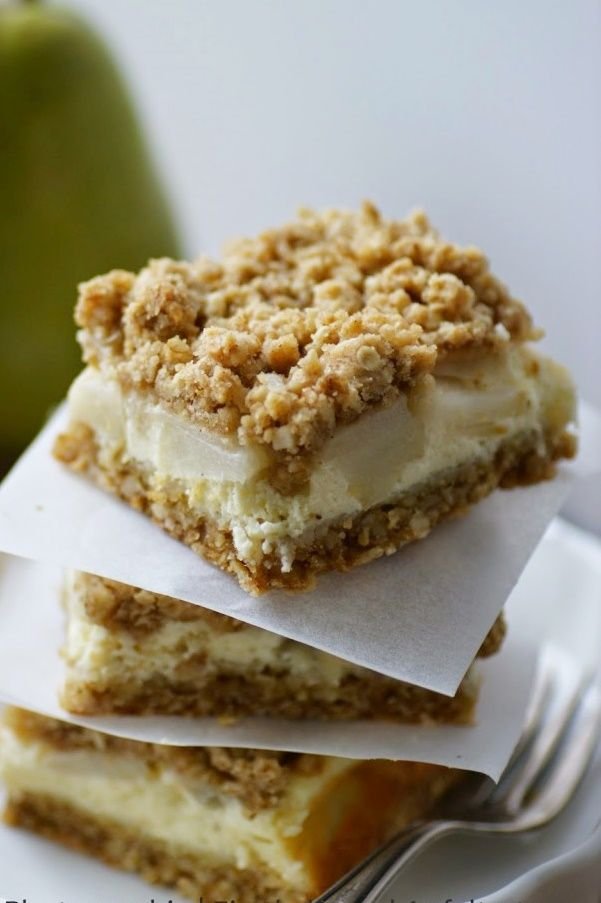 Birnen-Cheesecake mit Crunchy Streuseln | Rezept | Blechkuchen einfach, Herbst rezepte, Rezepte zum backen