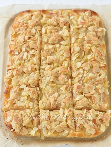 Saftiger Apfelkuchen mit Mandelkruste