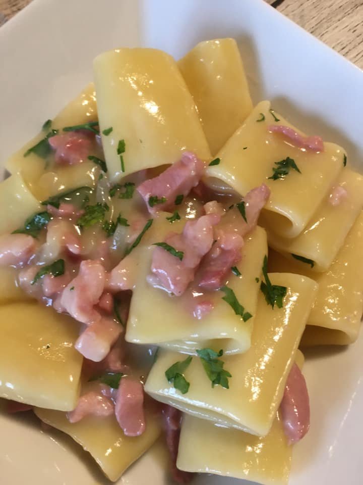 Paccheri con crema di patate e pancetta