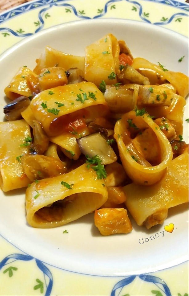 Calamarata con pesce spada e melanzane