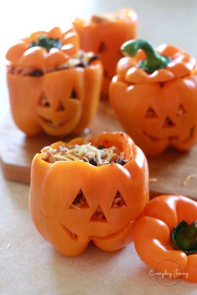 SHREDDED CHICKEN & RICE STUFFED PEPPERS (HALLOWEEN STYLE)