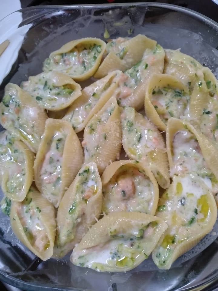 Conchiglioni con zucchine e salmone