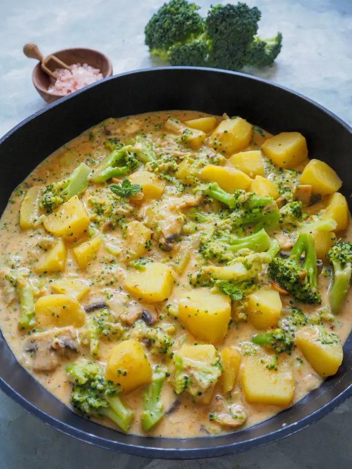 Brokkoli-Kartoffel-Pfanne mit Pilzen
