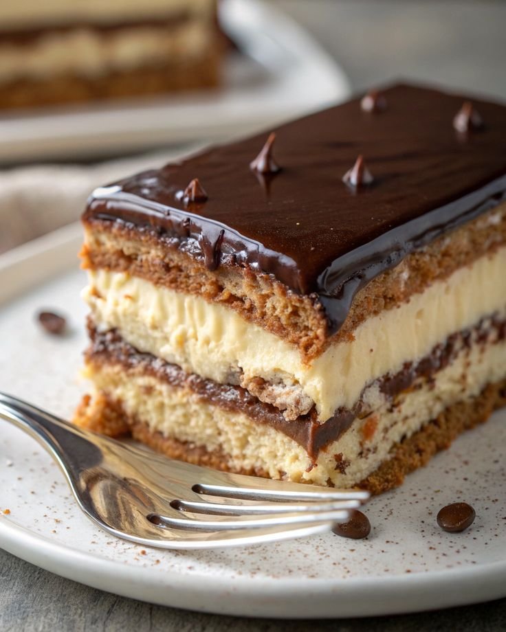 🍫✨ Chocolate Éclair Cake ✨