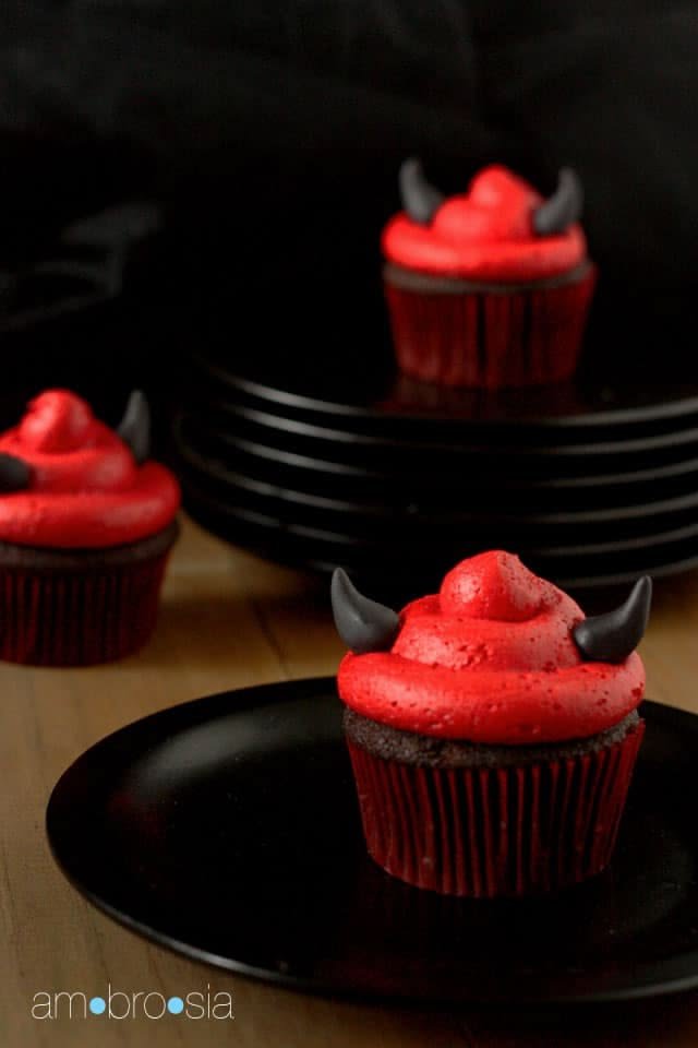 Over 30 fun Halloween cupcakes