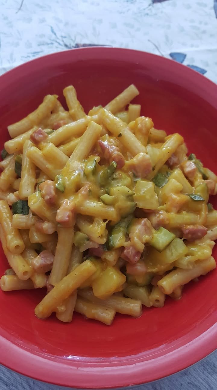Pasta risottata con zucchina, patata, cipolla e pancetta affumicata