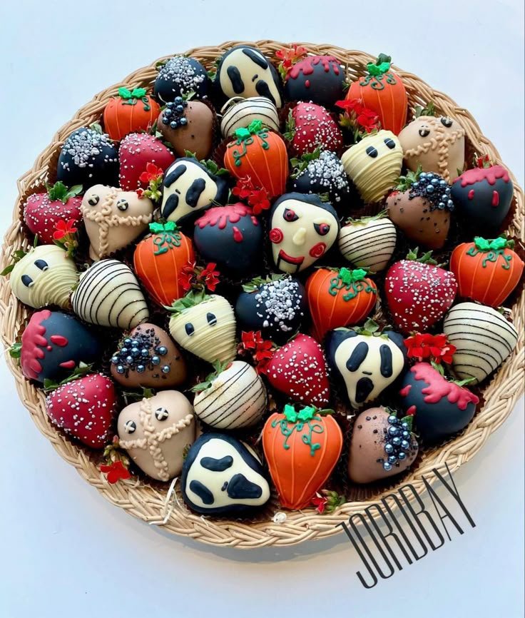 halloween berries 🍓🎃👻