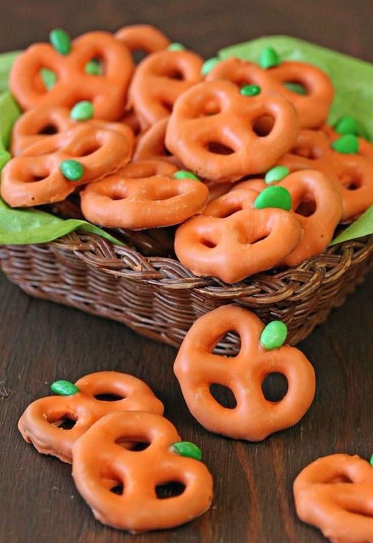 Halloween Appetizers and Snacks for a Spooky Party | Halloween food pretzels, Halloween snacks pretzels, Pretzels halloween treats