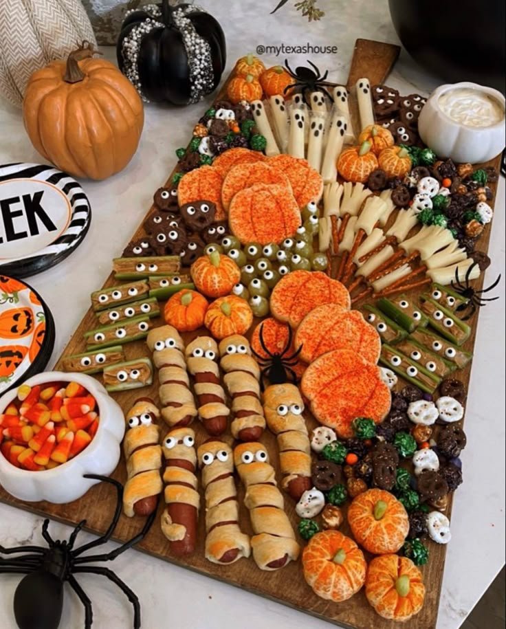 Halloween food board 🎃