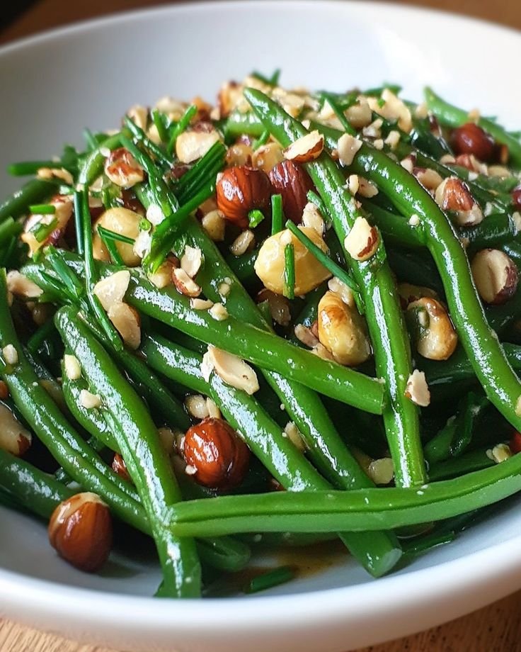 Salade de Haricots Verts et Noisettes : Recette Simple et Saine à Essayer !